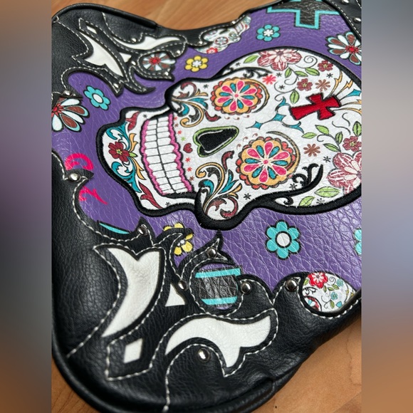 Cowgirl Trendy leather shoulder purse. - Picture 3 of 8